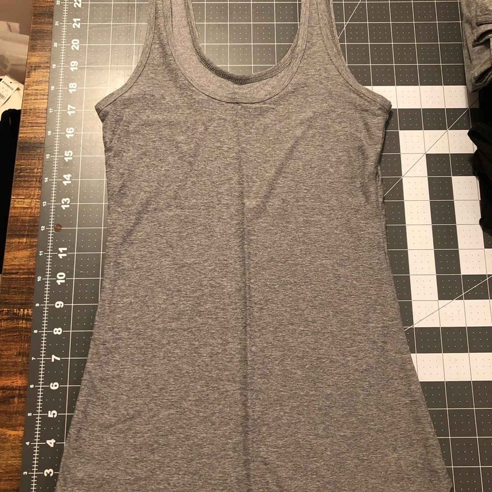 NWOT No Boundaries 1 Gray Smooth Long Tank Tops  XS